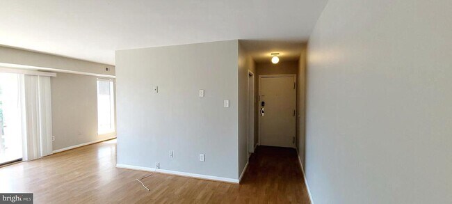 Building Photo - 7599 Gales Ct