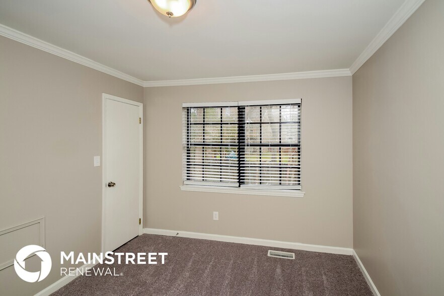 Building Photo - 4504 Oxford Rd