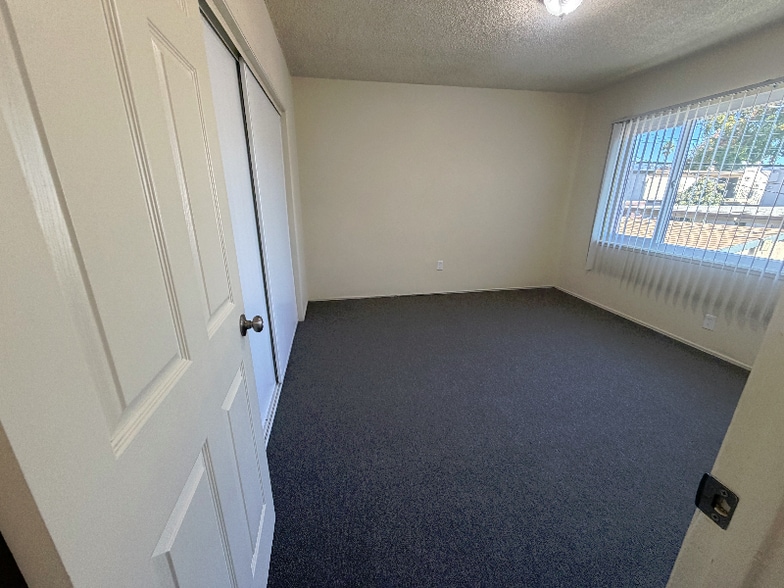 Building Photo - 700 N East End Ave