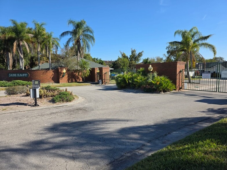 Building Photo - 1175 Jade East Ln