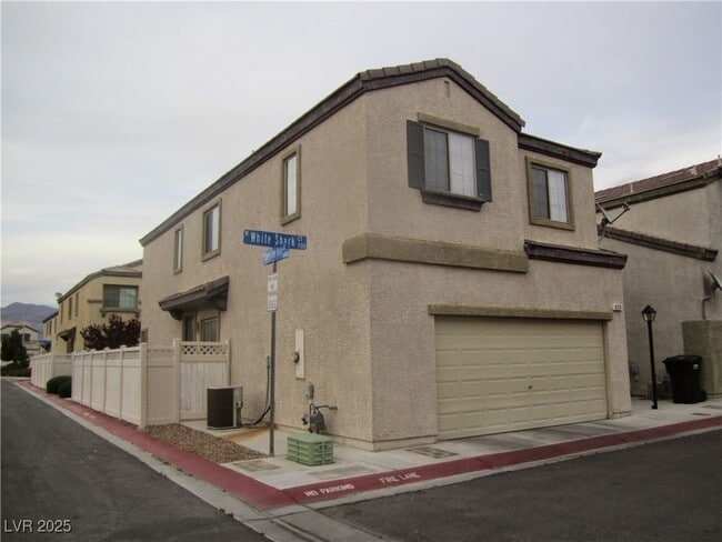 Primary Photo - 620 White Shark Ct