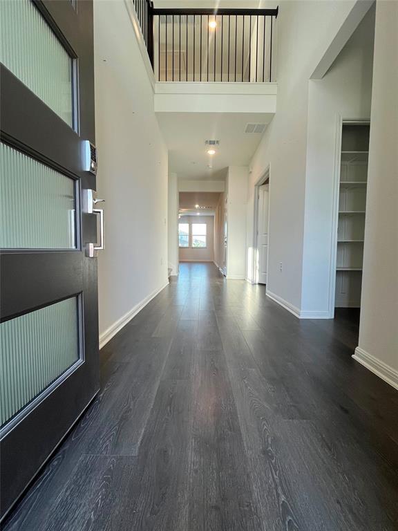 Building Photo - 15220 Holloway Dr