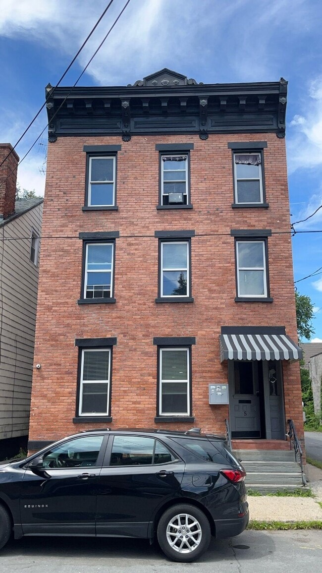 Building Photo - 5 Marshall St