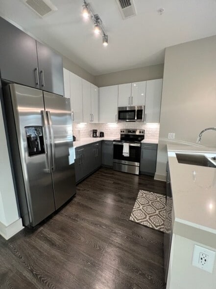 Building Photo - 3158 Stillhouse Creek Dr
