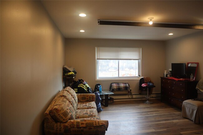 Building Photo - 15 Tanager Rd