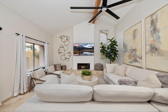 Building Photo - 73417 Foxtail Ln