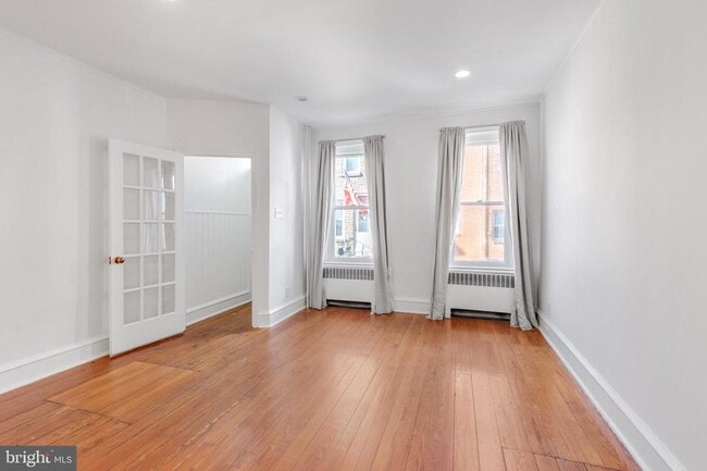 Building Photo - 821 N Bambrey St