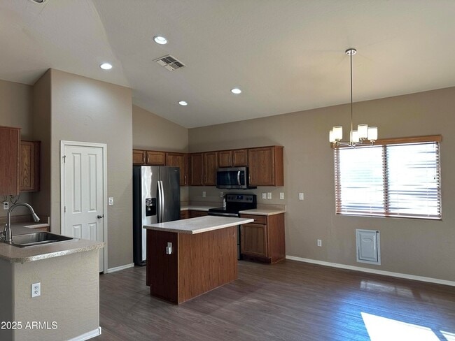 Building Photo - 1746 E Chaparral Dr