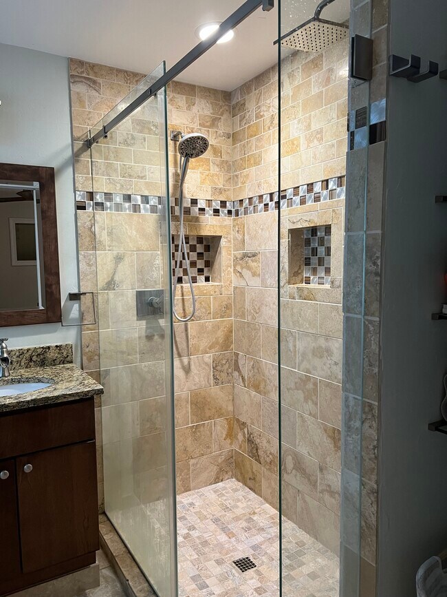 Building Photo - 2209 E Floyd Pl