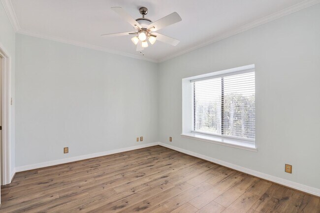 Building Photo - 2209 S Braeswood Blvd