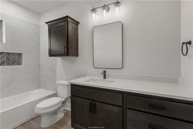 Building Photo - 4 Bed, 4 Bath Brand New Barracks Unit for ...