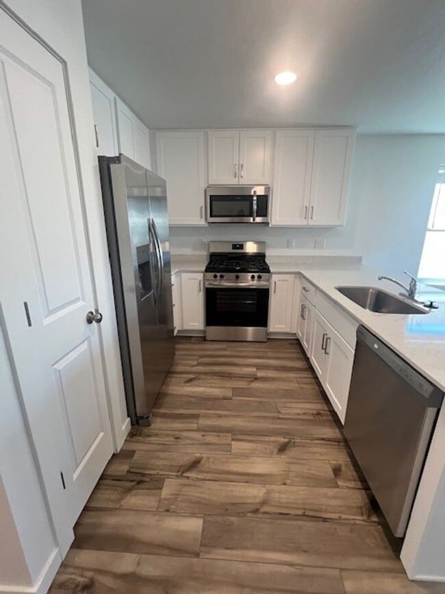 Building Photo - Newer 4 bed 2.5 bath home in Caldwell, just off Middleton Rd and Ward Rd.