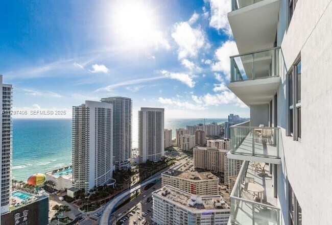 Building Photo - 4010 S Ocean Dr