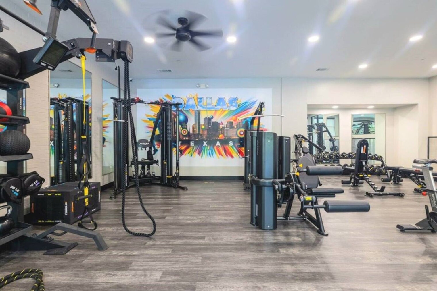 Building Photo - 10550 N Central Expy