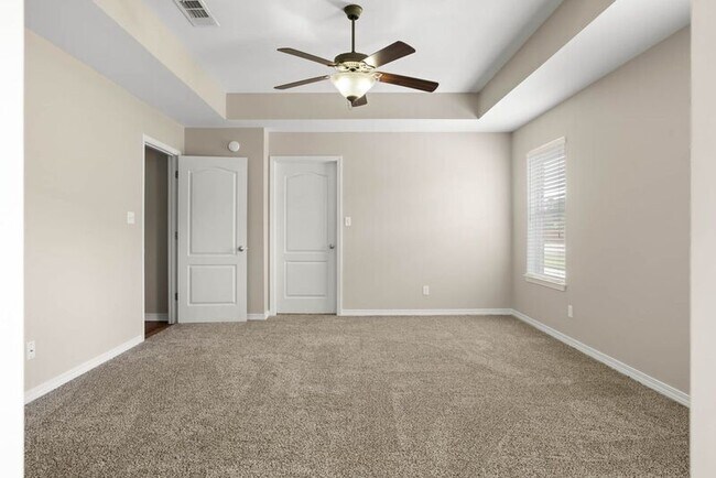 Building Photo - 5749 Tiger Woods Dr