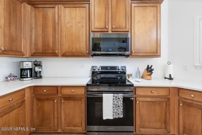 Building Photo - 3139 Ashgrove Rd