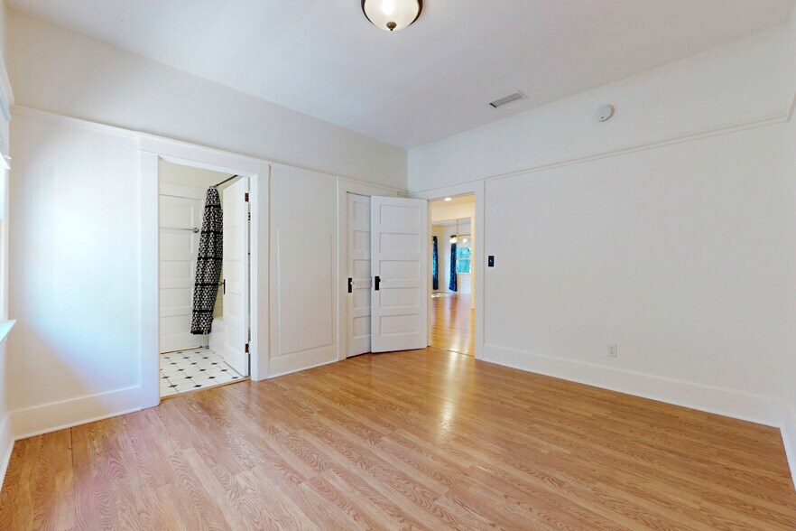 Building Photo - 1845 Las Lunas St