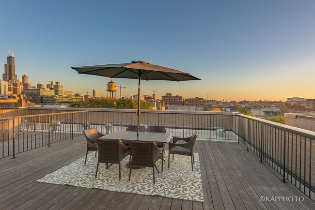 Building Photo - 1146 W Hubbard St