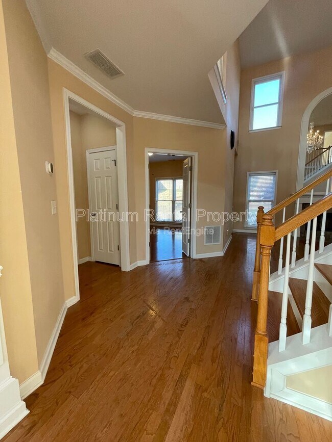 Building Photo - 2126 Malden Hill Dr