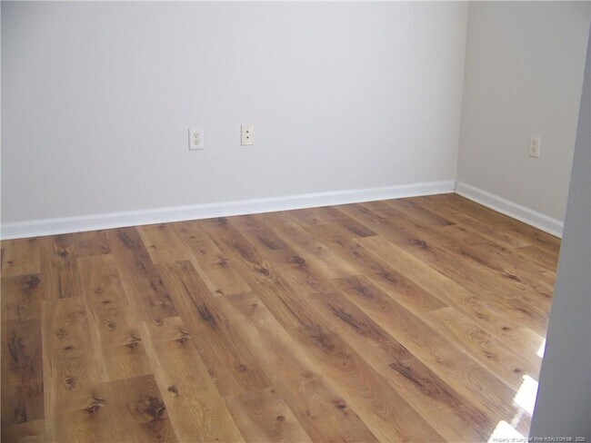 Building Photo - 616 Marshtree Ln