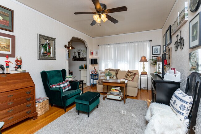 1BR, 1BA - WestGlen