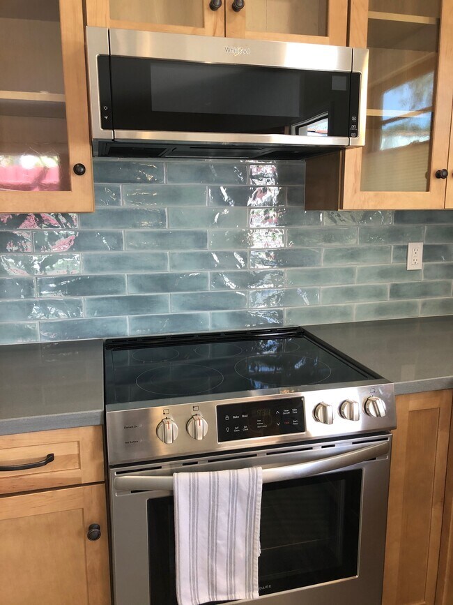 Building Photo - 1157 Palm Terrace