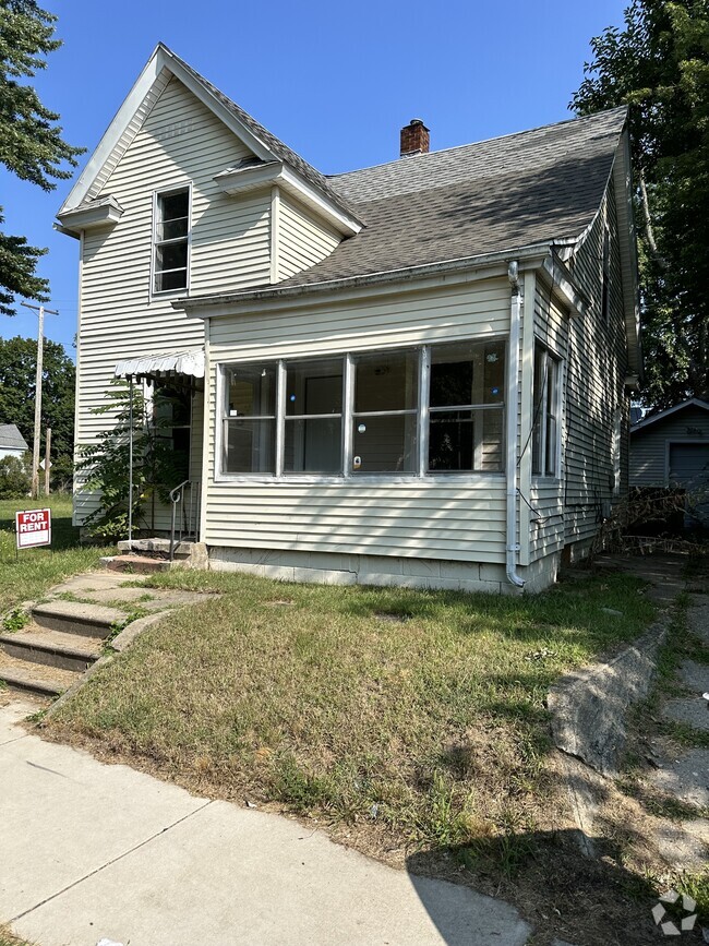 Building Photo - 1013 E Calvert St