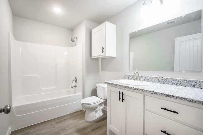 Building Photo - Looking for a spacious, move-in-ready town...
