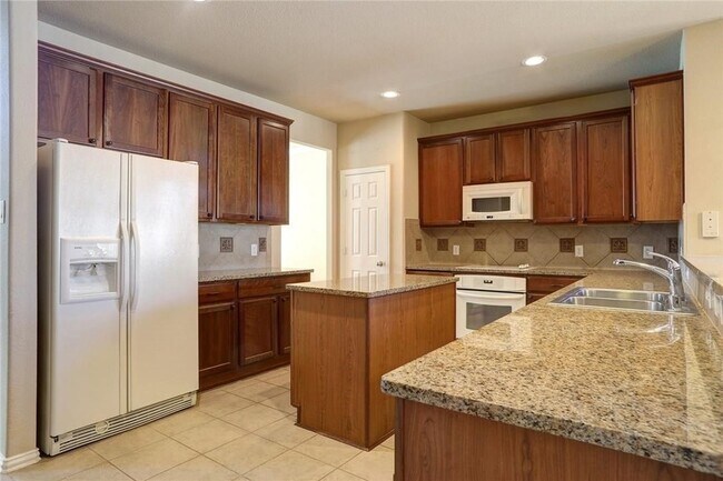 Building Photo - 13393 Mondovi Dr