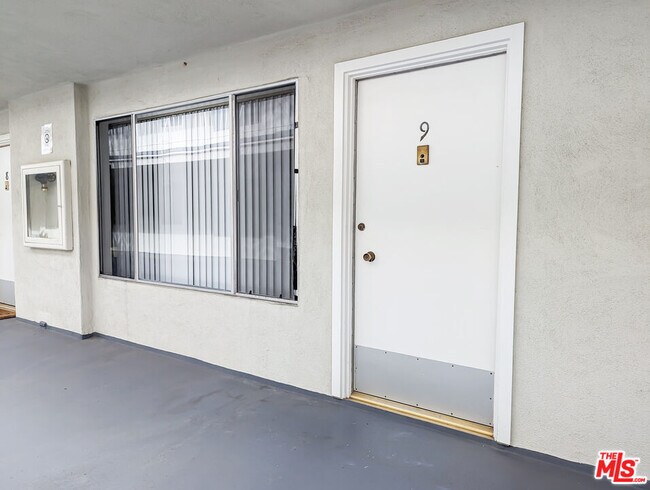 Building Photo - 440 Raymond Ave