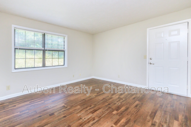 Building Photo - 112 S Ridge Dr
