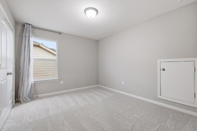 Building Photo - 4 Bed, 3 bath and 1 flex room in the heart of Anna Town Square.