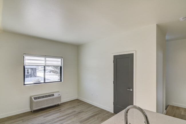 Building Photo - 3265 Fairfax St