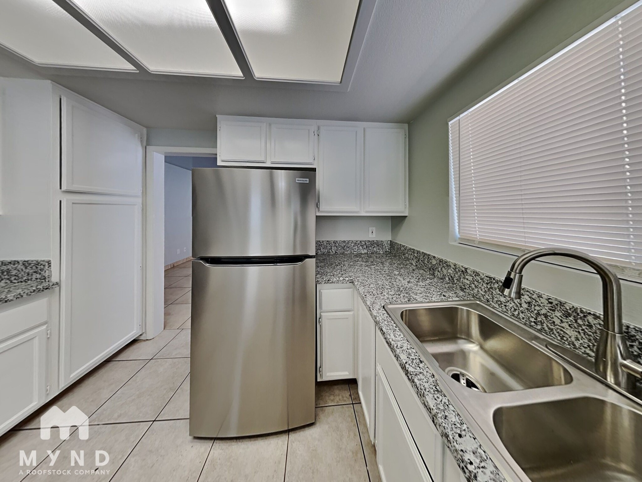 Building Photo - 1328 Sun Point Dr