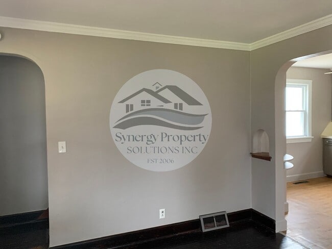 Building Photo - Madison Rental