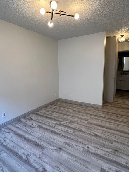 Upper Level Master Bedroom - 236 S Curtis Ave