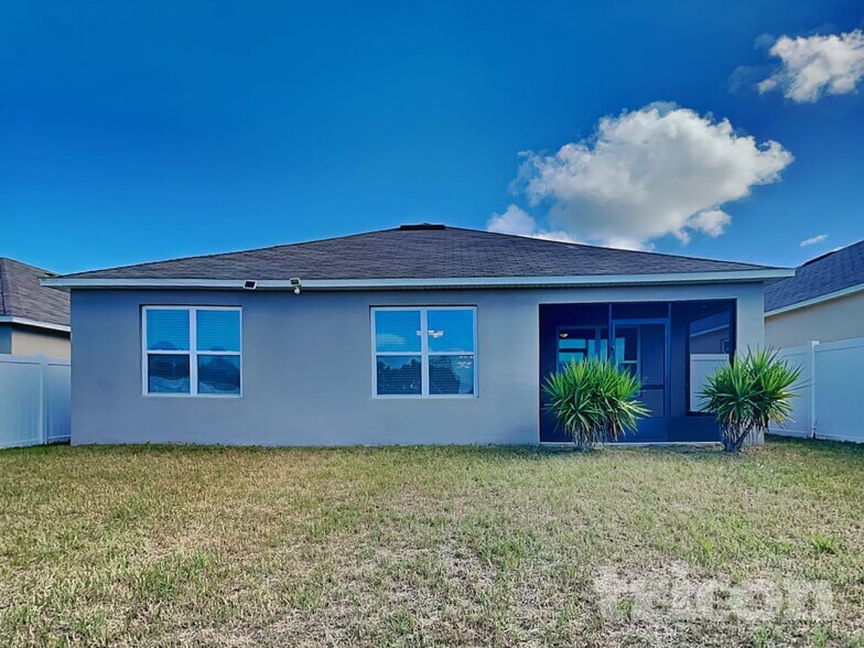 Building Photo - 4262 Roberta Dr