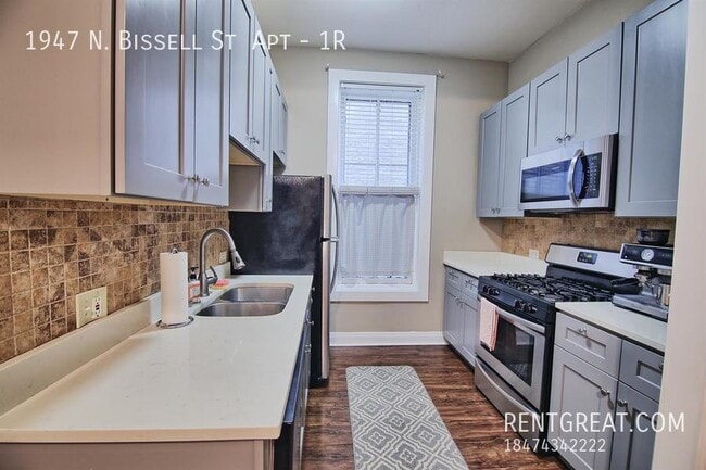 Building Photo - 1947 N Bissell St