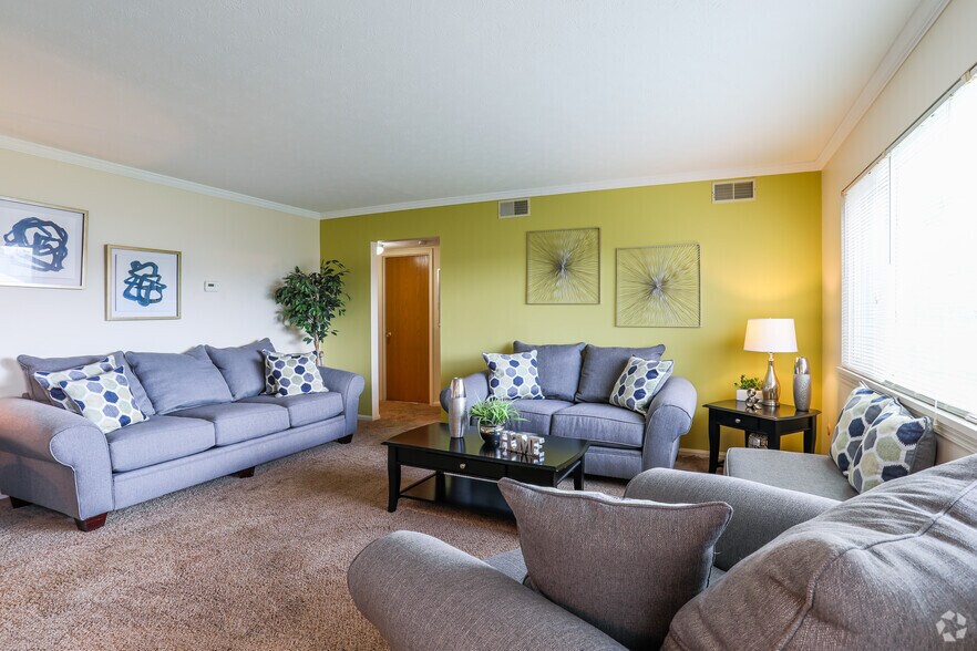 Cambridge Square Apartments 7956 Market St Youngstown OH 44512