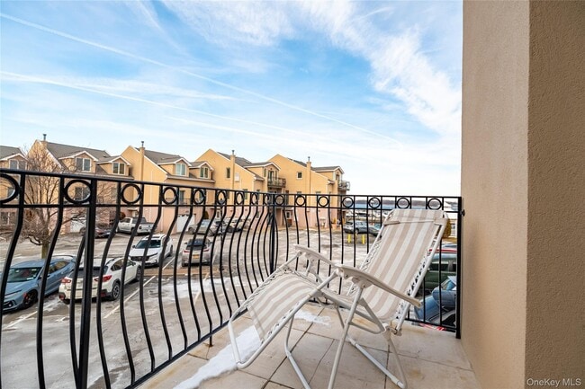 Building Photo - 1432 Outlook Ave