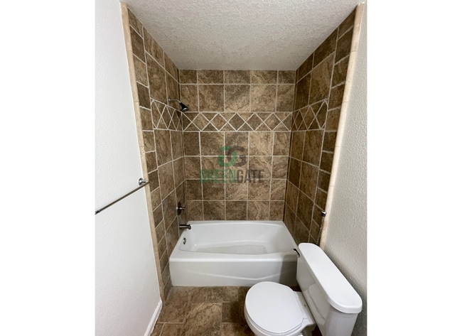 Building Photo - NOW AVAILABLE! Beautiful 3 Bedroom, 2 Bathroom Home Located in Ripon, CA