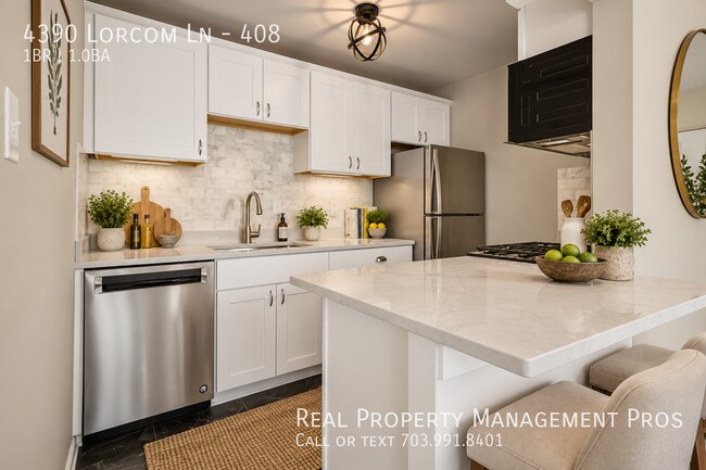 Building Photo - 4390 Lorcom Ln