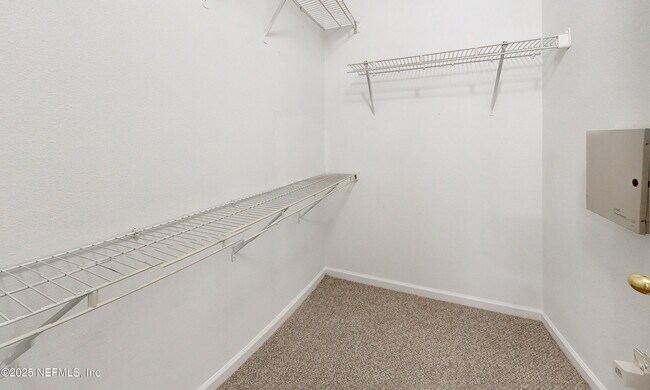 Building Photo - 7060 Deer Lodge Cir