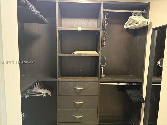 Building Photo - 2641 N Flamingo Rd