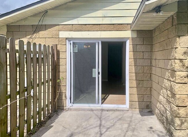 Building Photo - 2292 - Sugarfoot Oaks