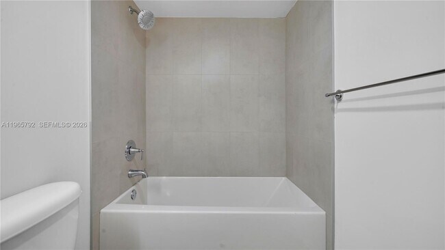 Building Photo - 555 NE 34th St