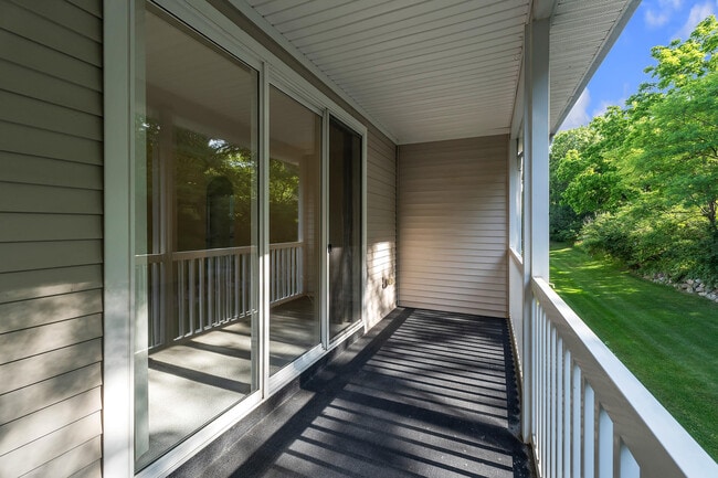 Building Photo - 2950 Hunley Dr