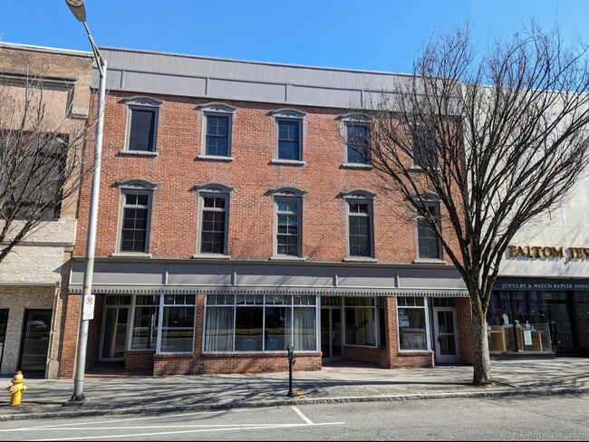Primary Photo - 209 Main St