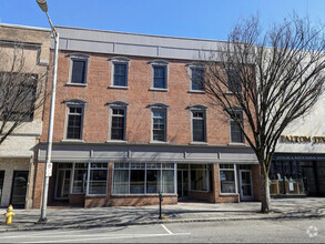 Building Photo - 209 Main St