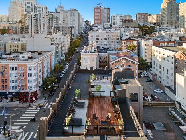 Building Photo - 693 Sutter St